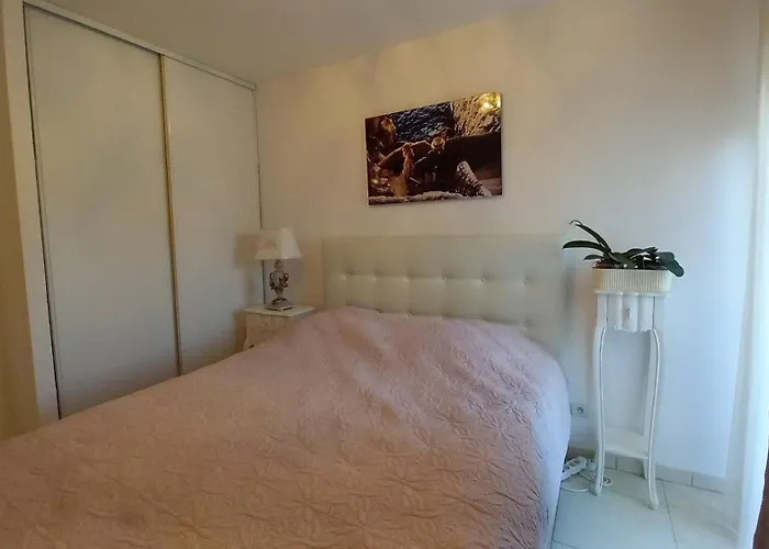 Juan Flore * Αντίμπ